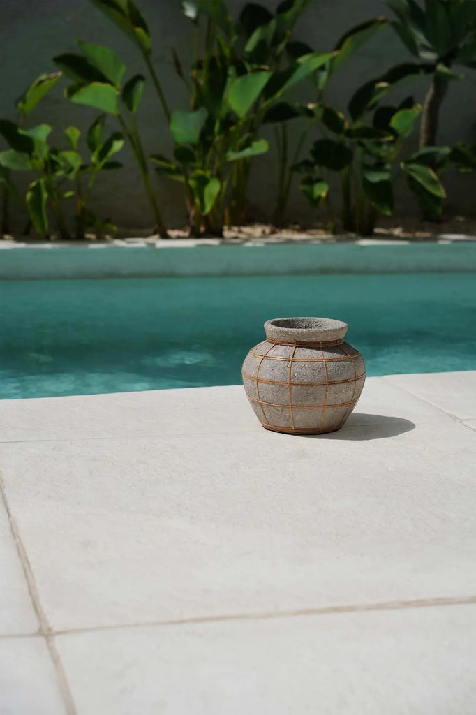 The Belly Vase - Concrete Natural - S