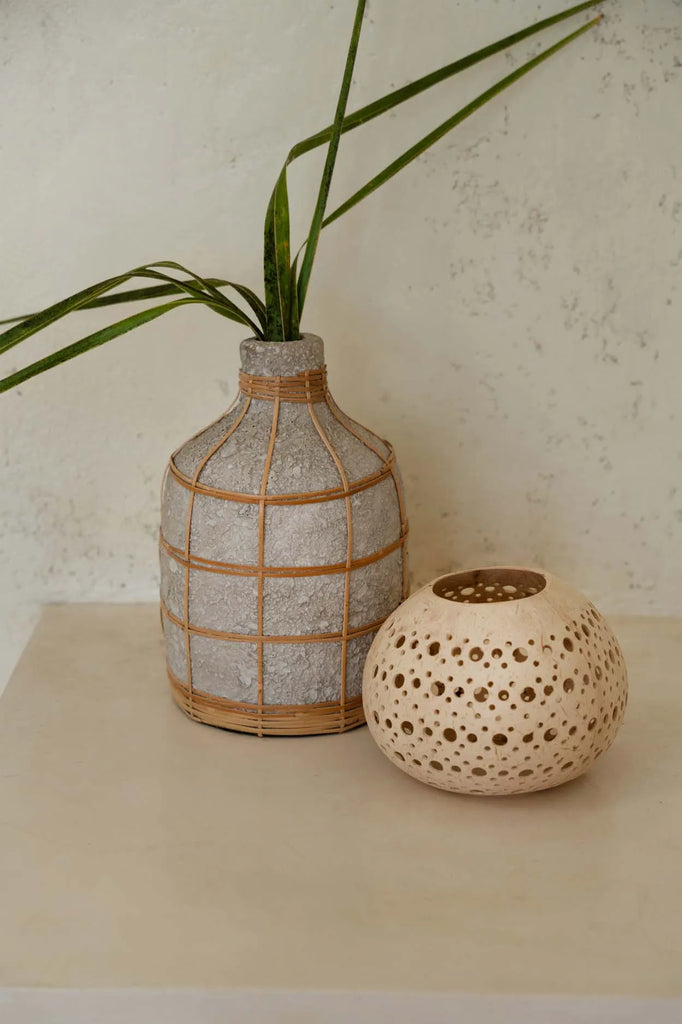 The Coconut Spot Candle Holder - Natural