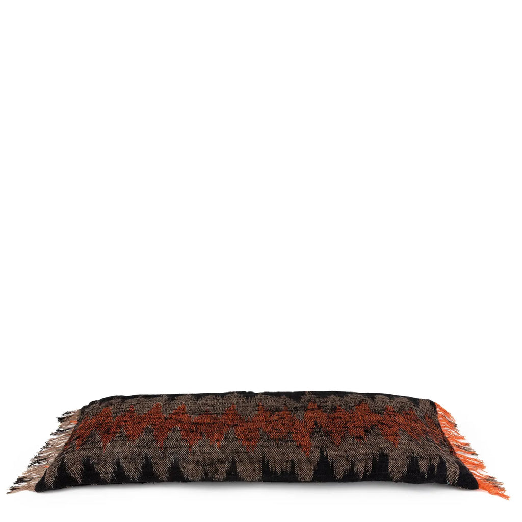 Translate "De Oh My Gee Kussenhoes - Zwart Oranje - 35x100" to English: "The Oh My Gee Cushion Cover - Black Orange - 35x100"