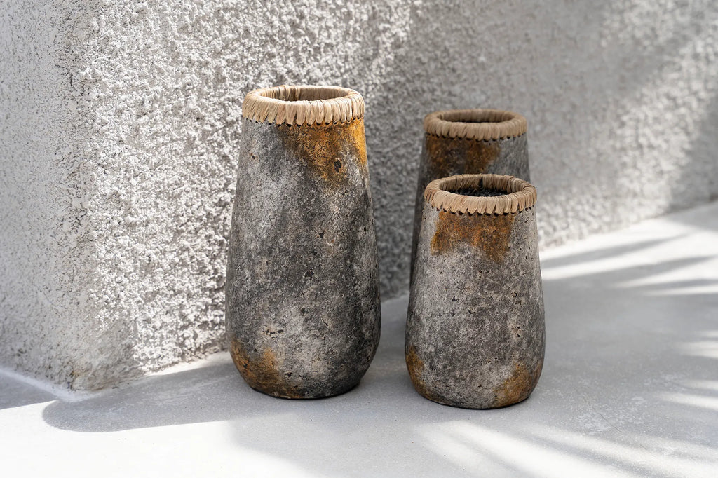 The Sneaky Vase - Antique Grey - M