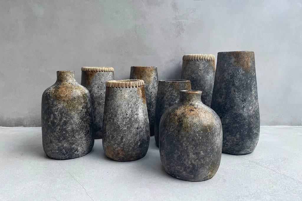 The Sneaky Vase - Antique Grey - M