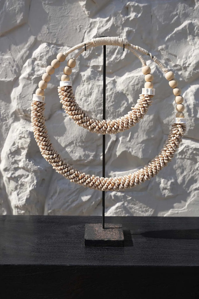 The Double Shell Necklace On Stand - Natural